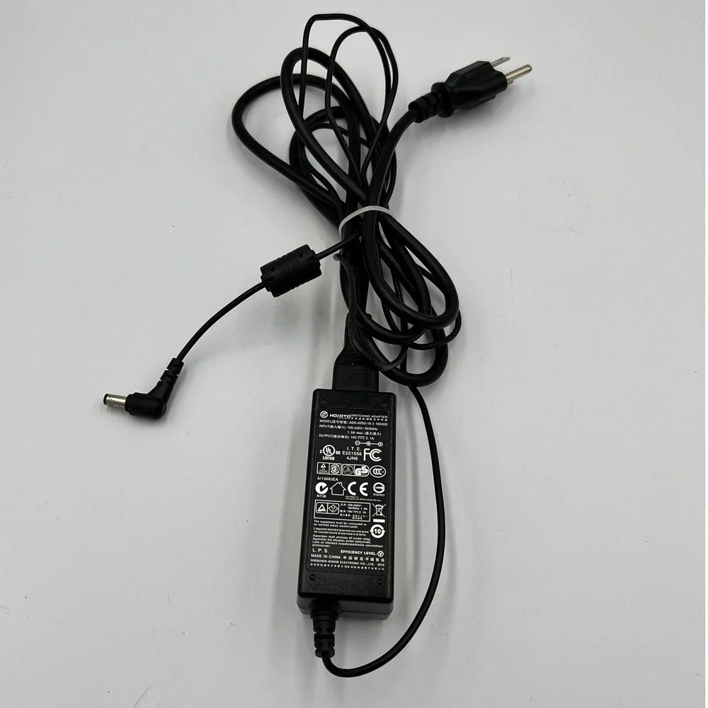 Honor Electronic AC Adapter Universal OS 19V 2.1A Black Very Good ADS-40SG-19-3